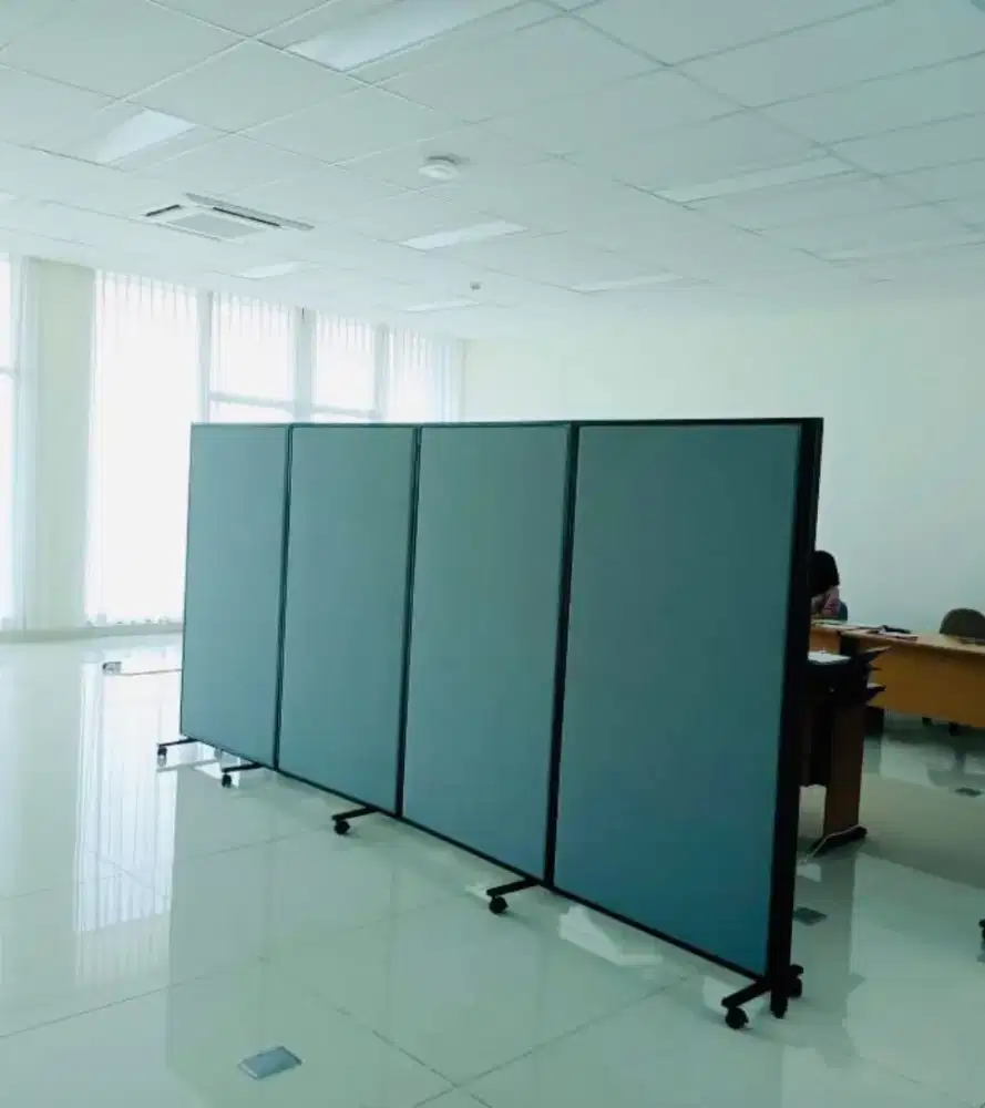 Produksi partisi kantor lipat