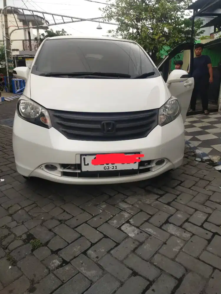 Mobil Bekas Honda Freed Tipe Tertinggi  tahun 2009