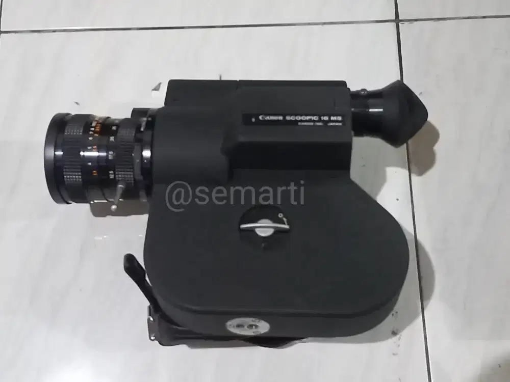 Antik/ Vintage
-
Kamera film 16mm
Canon Scoopic 16MS