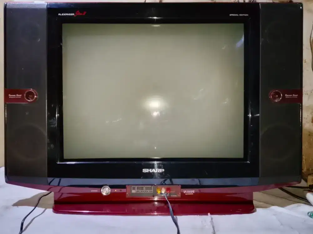 TV 29 inc SHARP slim