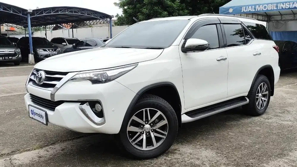 DP RENDAH - Toyota Fortuner 2.4 4x2 VRZ Solar-AT 2019