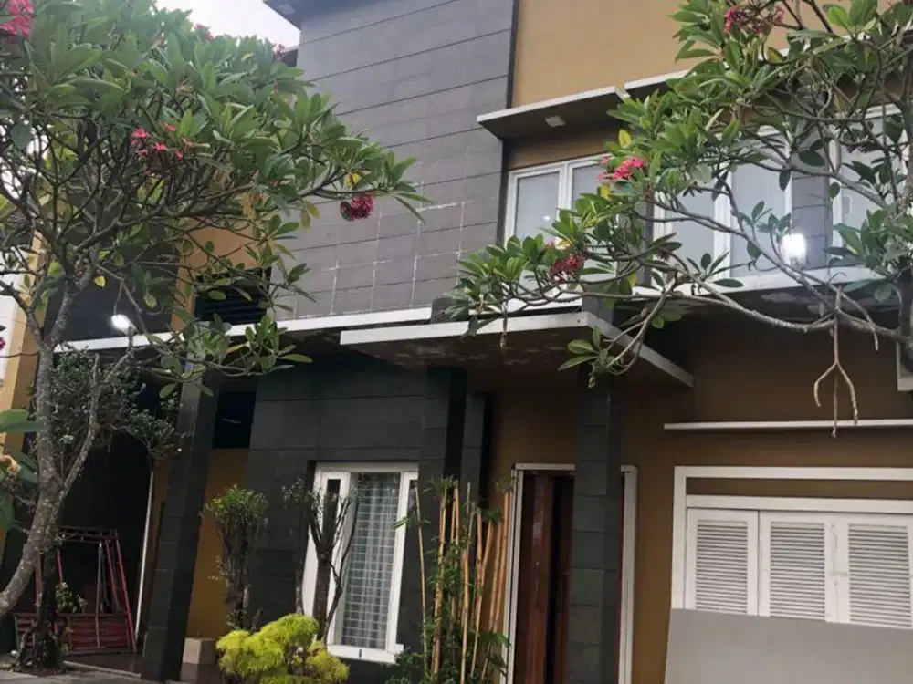 Rumah Mewah Full Furnished Dua Lantai, Nyaman,Aman