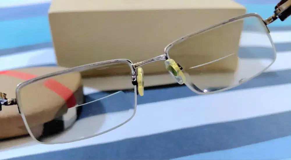 JUAL KACAMATA PRIA/WANITA MERK BURBERRY ORIGINAL,ISTIMEWA,HARGA NEGO