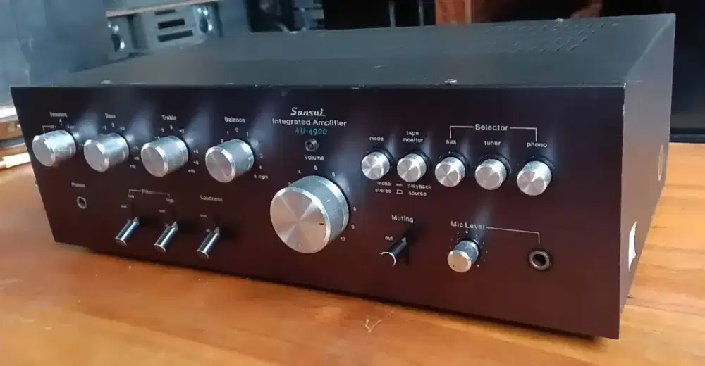 Amplifier sansui AU4900