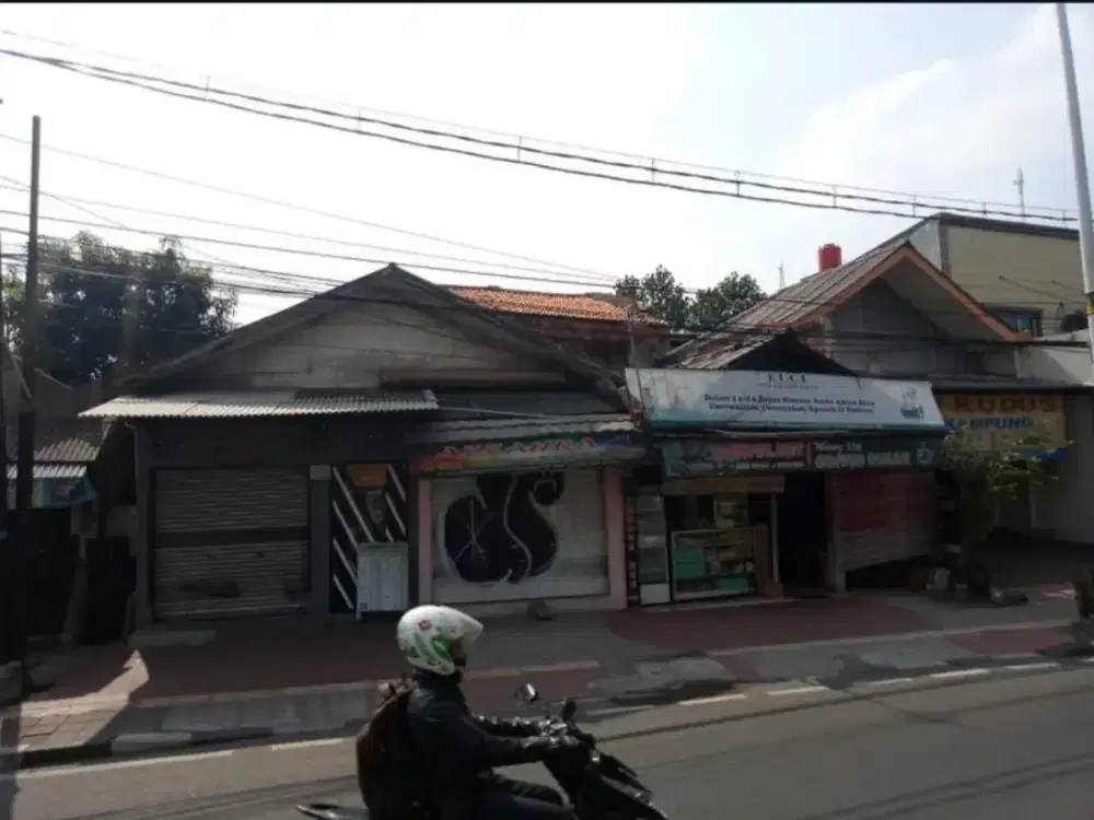 Dijual cepat 1 rumah + 3 ruko