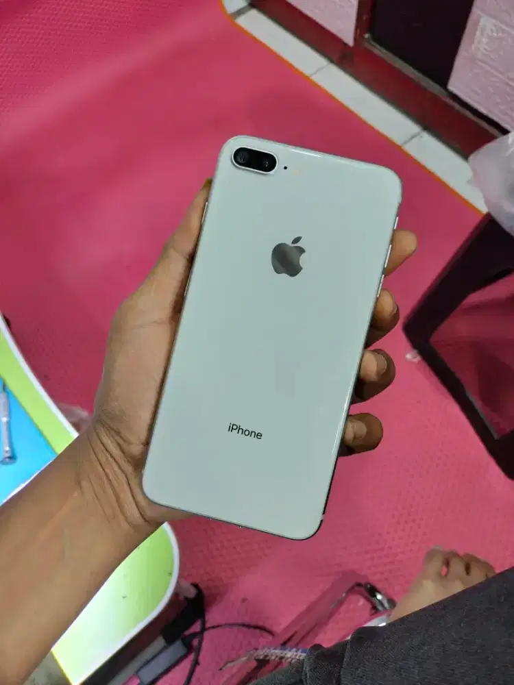 iPhone 8 plus 64 GB