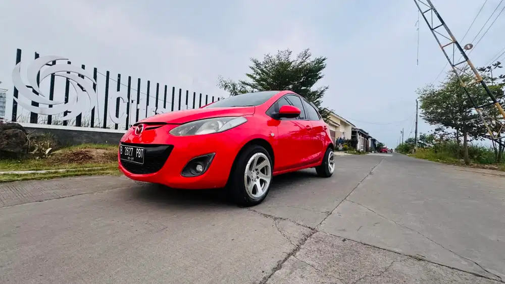 MAZDA 2 SPORTY MATIC 2011 BELI DARI BARU 2012 SUPER ISTIMEWA