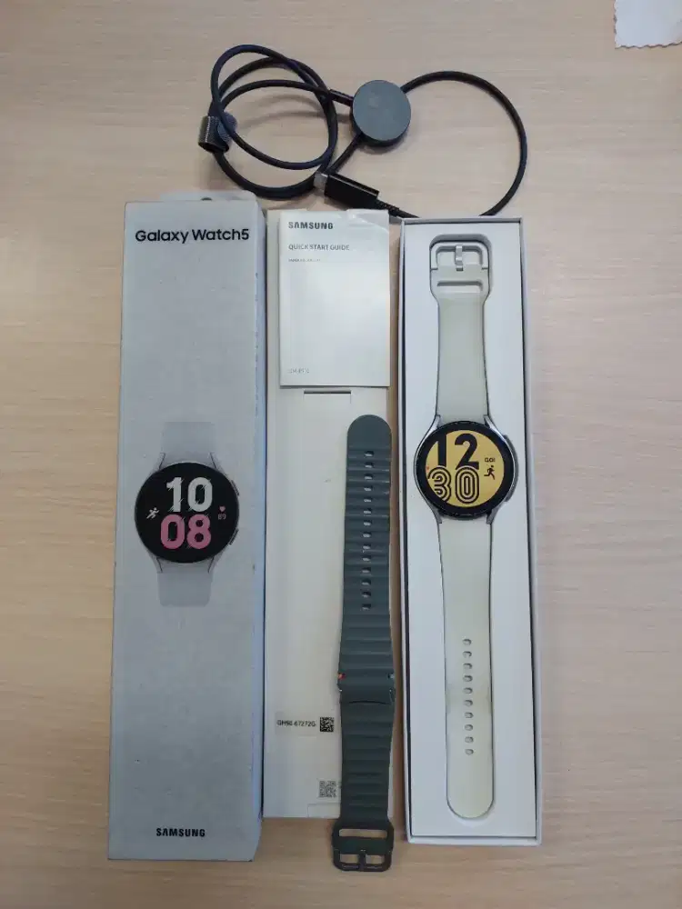 SAMSUNG Galaxy Smart Watch 5 / 44mm Resmi Original Like New