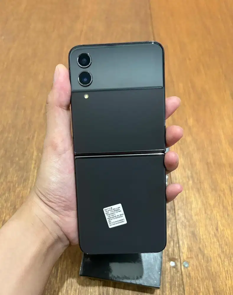 Samsung Z Flip 4 8/256 SEIN, HP + DUS. Mulus No Minus.