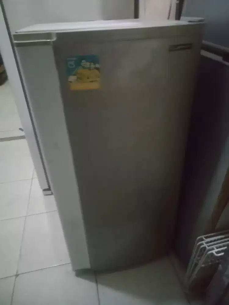 Kulkas 1 PT merk sharp