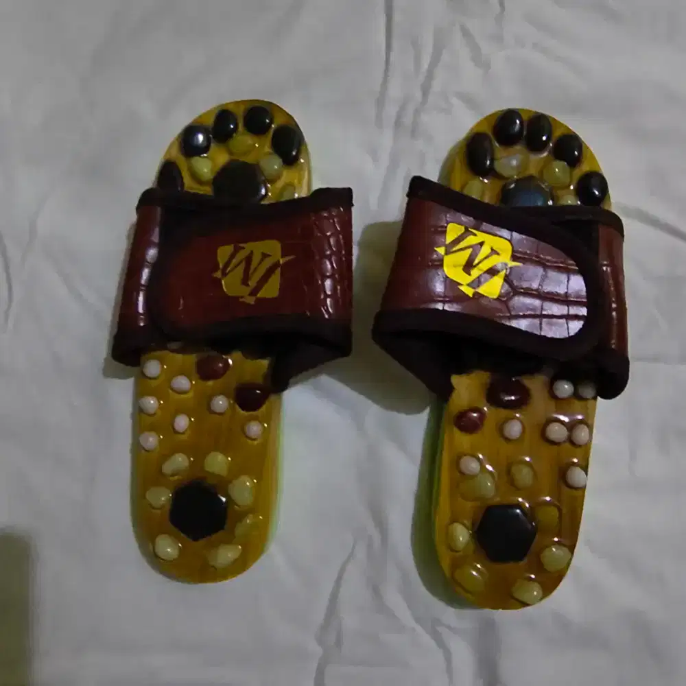 Satu set alat tetapi kesehatan ( Sandal dan Ikat pinggang)