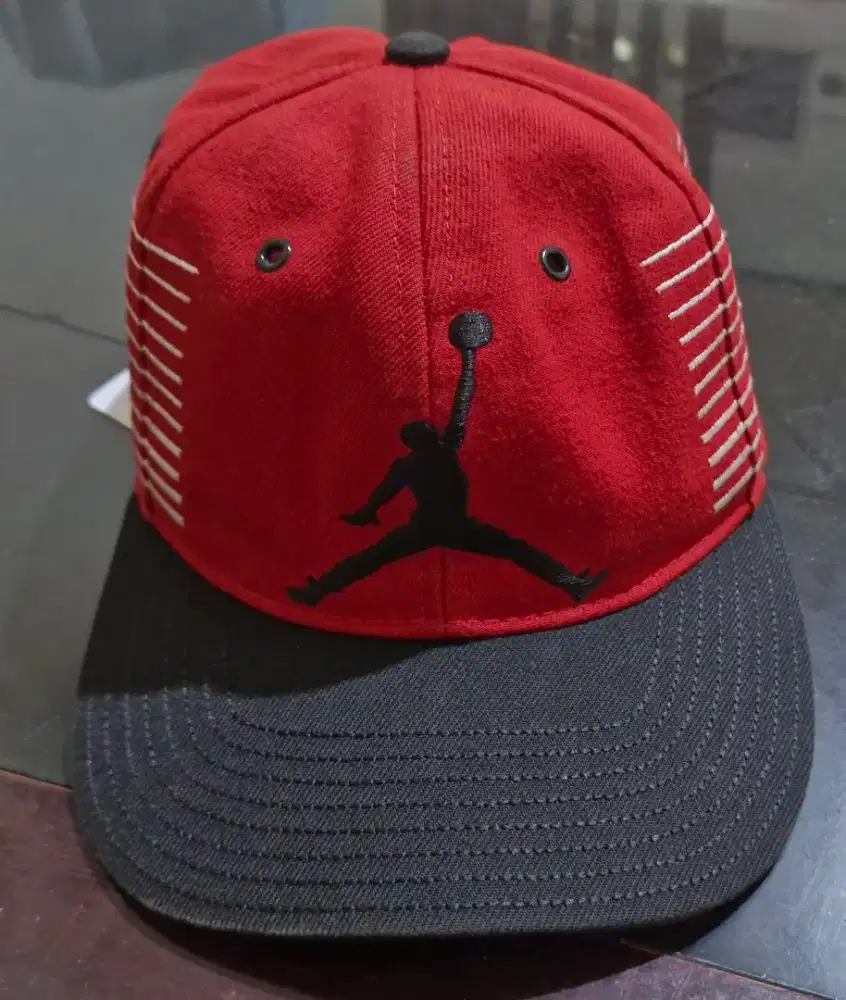 Topi Jordan youth red BNWT (BARU) fulltag ORI ex-display jual rugi