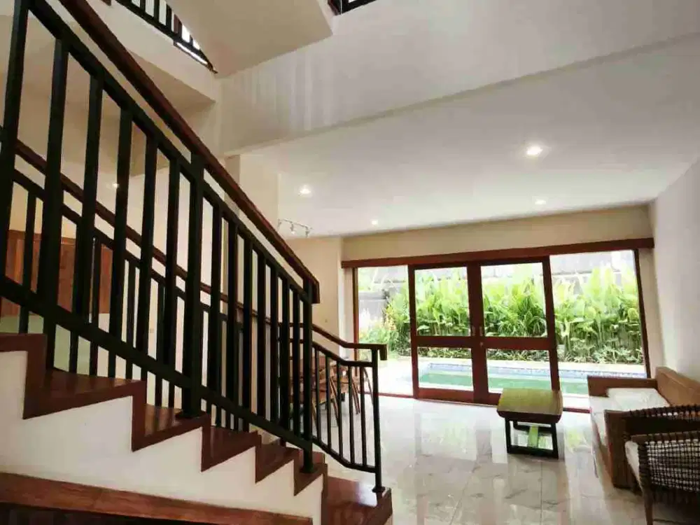 For rent Luxury New Brand Vila 3 bedroom rooftop with beautiful jungle view near Ubud