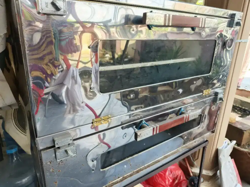 Dijual cepat oven gas sedang