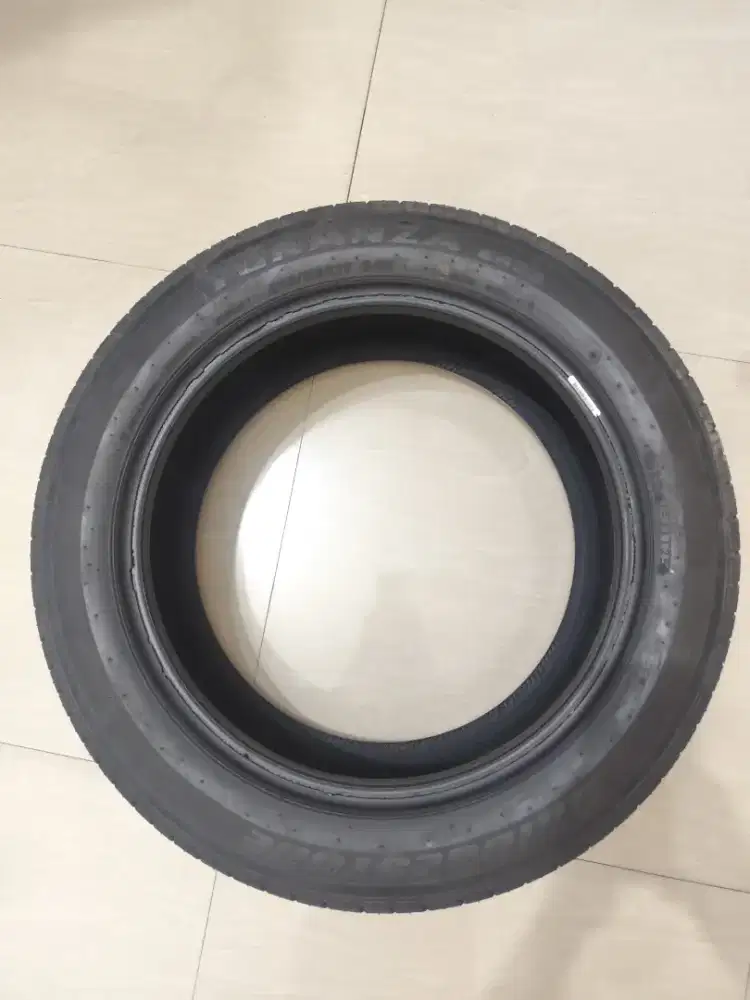 Ban Bridgestone 215/55 r 17