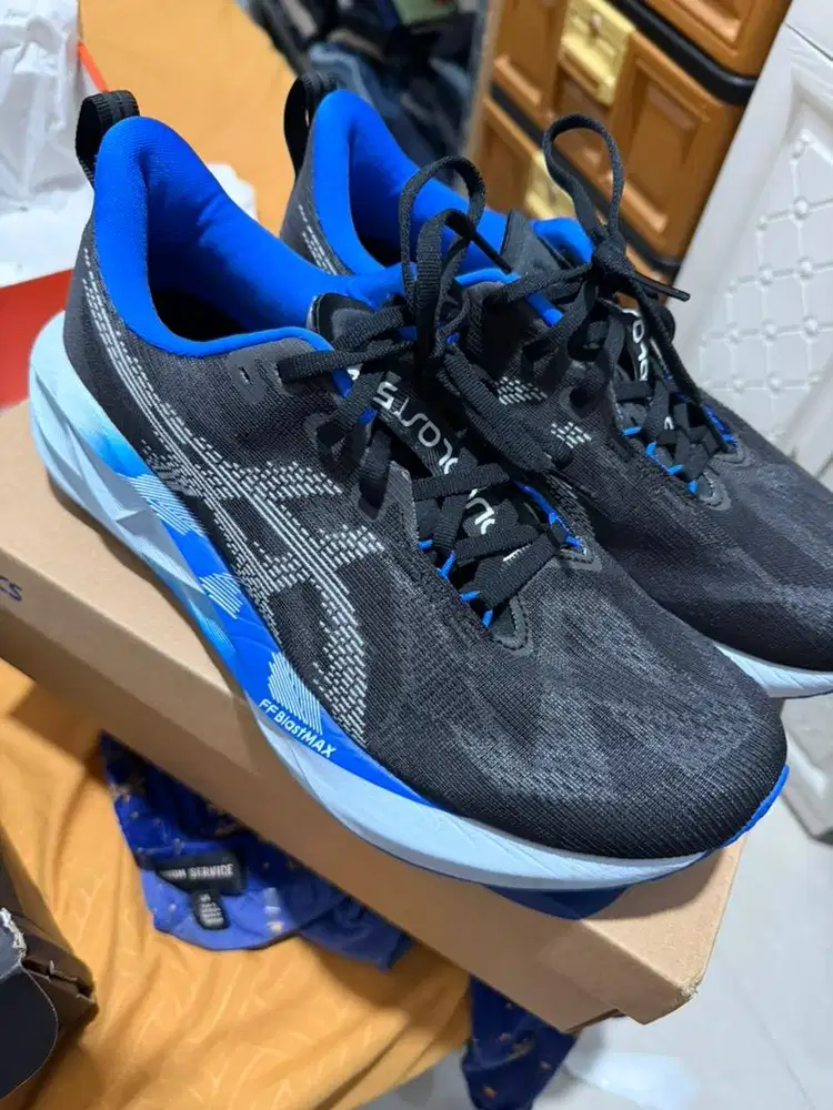 Sepatu Lari Asics Novablast 5 uk 44/28 cm