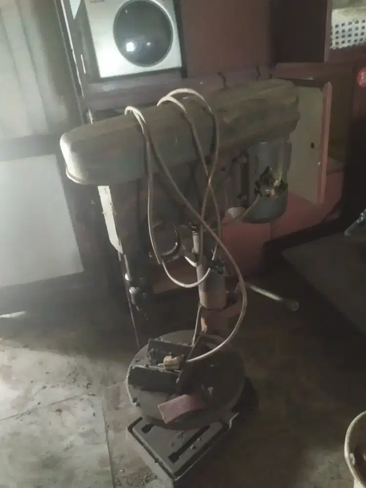 3 ITEM (MESIN BUBUT,WELDER, KOMPRESOR)