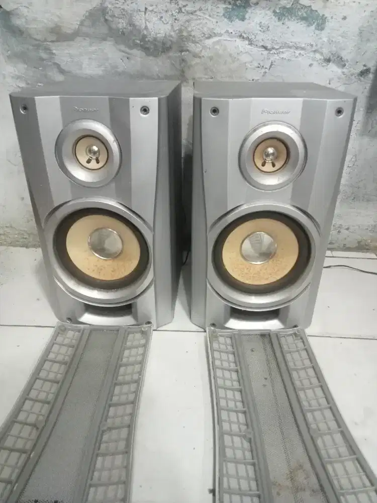 Speaker pasif Pioneer 100wat 6 om