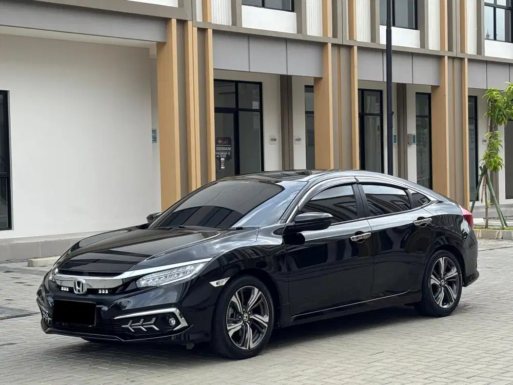 Honda Civic 1.5 ES at 2019