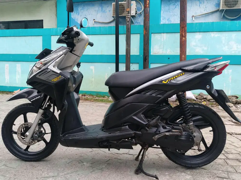 Honda Vario techno cbs 2011 stater tokcer halus mulus terawat