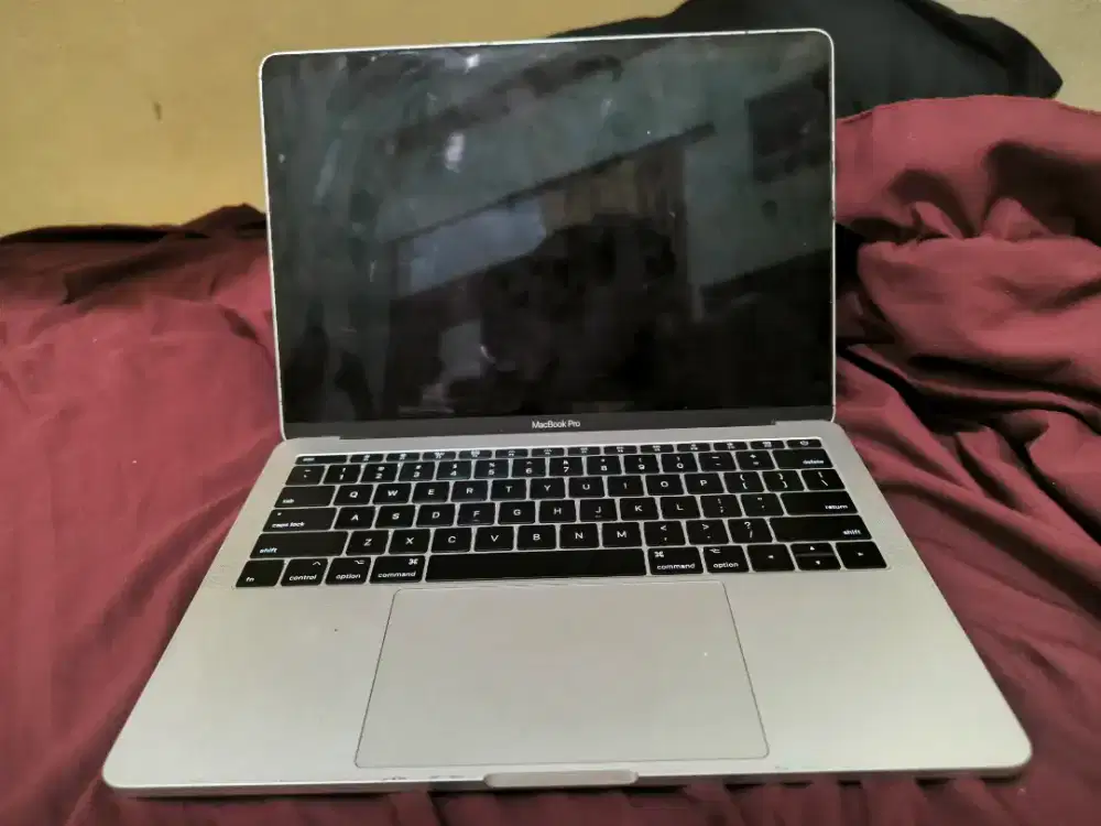 Macbook pro 2017 13 inch 128 Gb