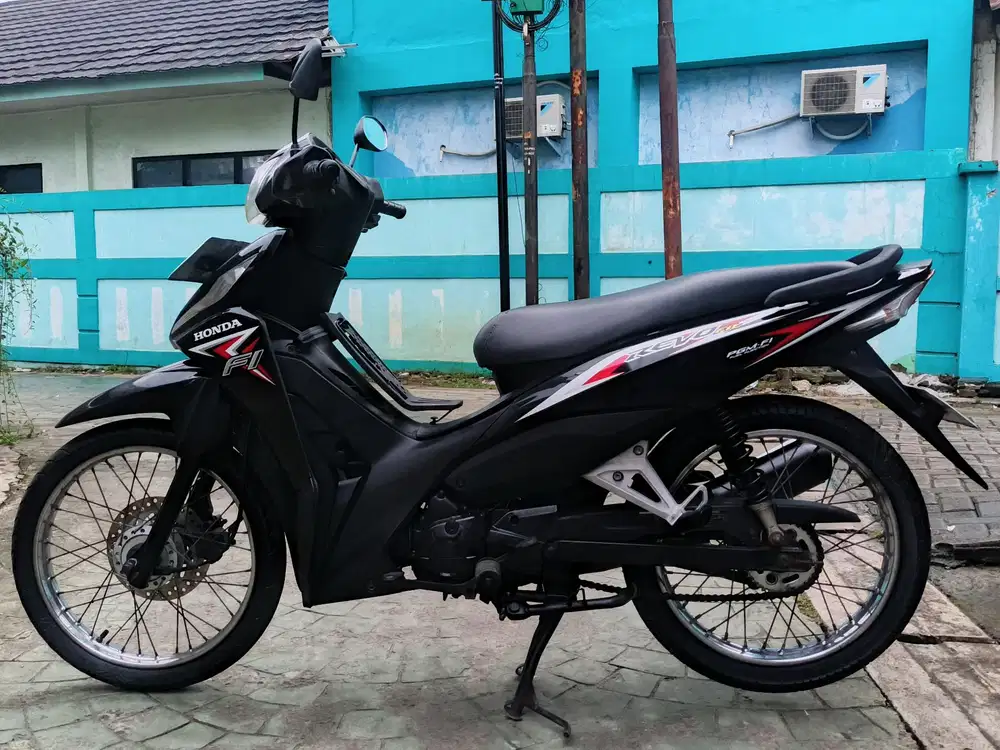Honda Revo 2015 pajak hidup stater tokcer halus mulus terawat