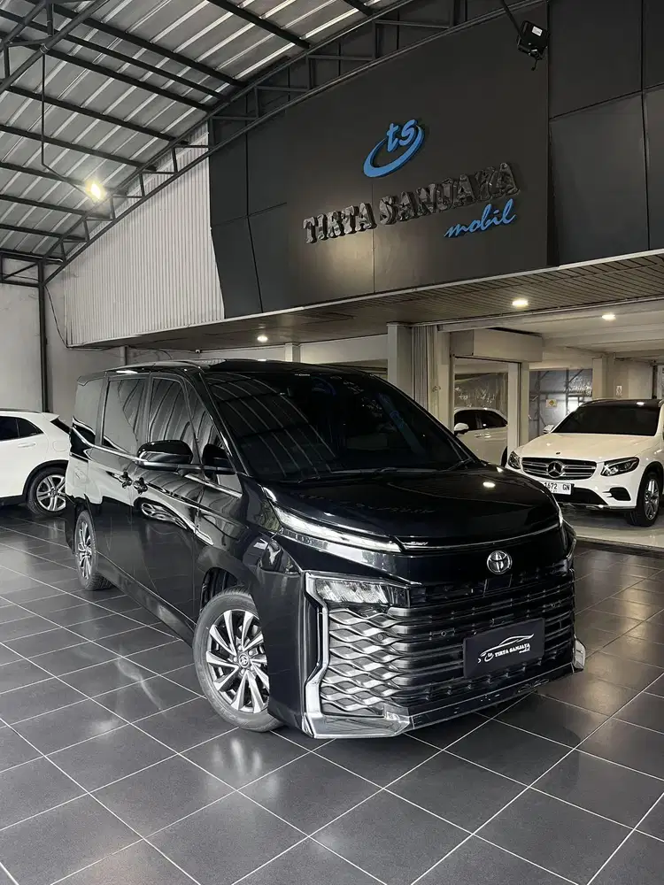 Toyota Voxy 2.0 CVT 2022 KM 39 rb