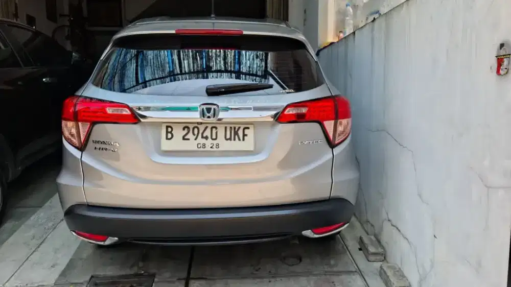HONDA HRV E MATIC 2018 STNK PANJANG..