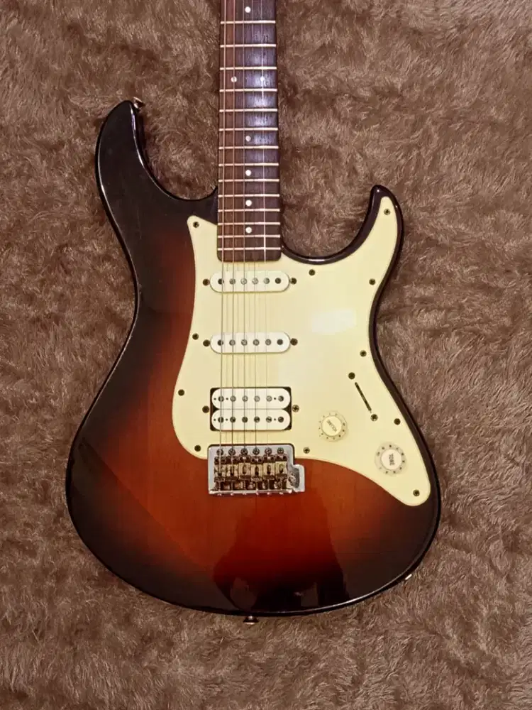 Gitar Elektrik Yamaha Pacifica PAC112J