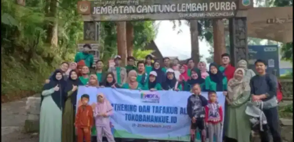 Kepala toko retail bahan kue