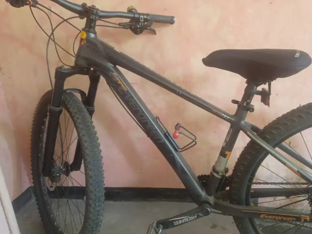Sepeda Gunung Evergreen