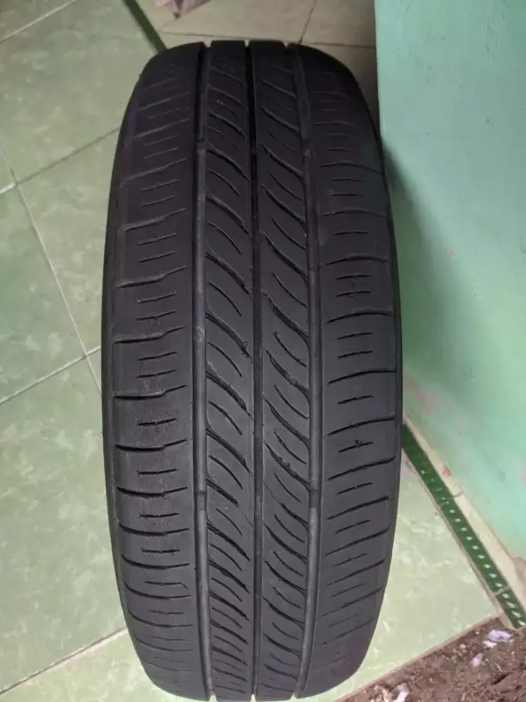 Ban mobil Dunlop Enasave EC300 Ukuran 175/65 R14