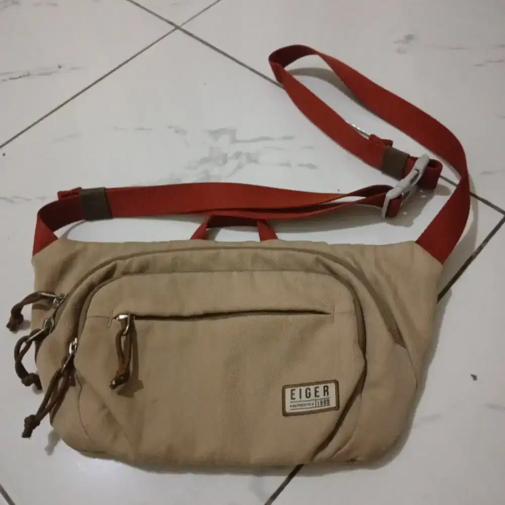Tas selempang Eiger