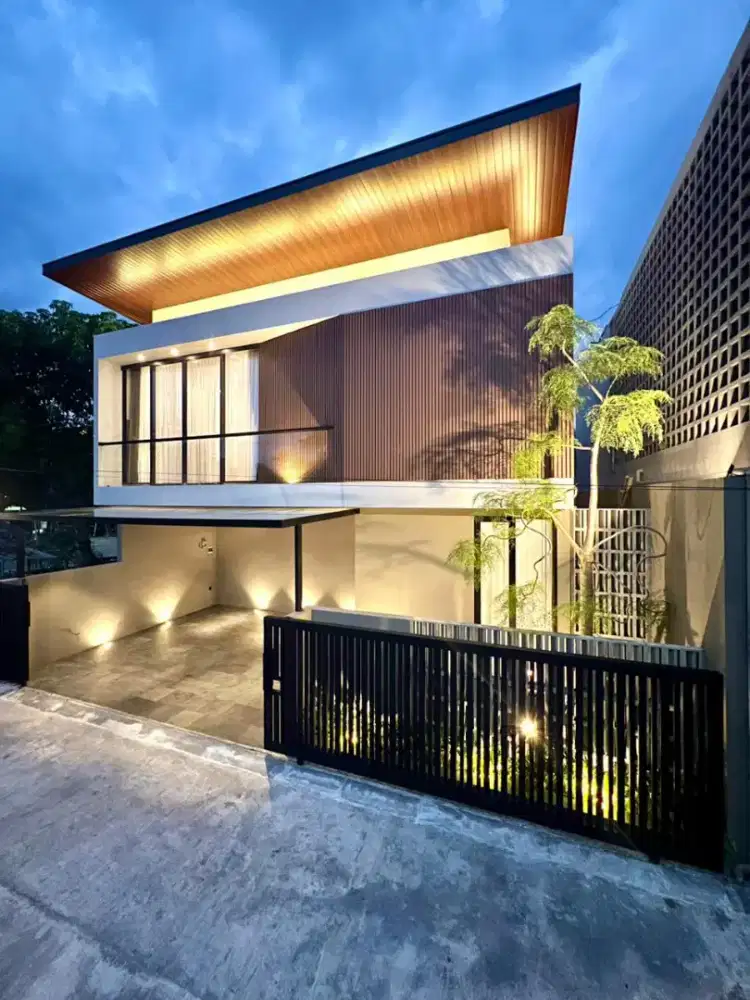 Rumah villa kontemporer di dekat stadion Maguwoharjo jalan tajem