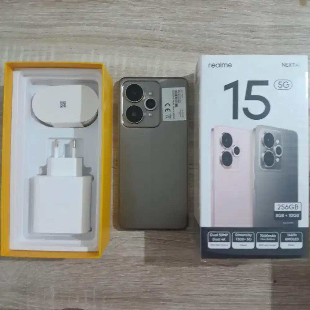 Realme 15 5G 8/256Gb fullset bukan barang yatim mulus kaya baru resmi