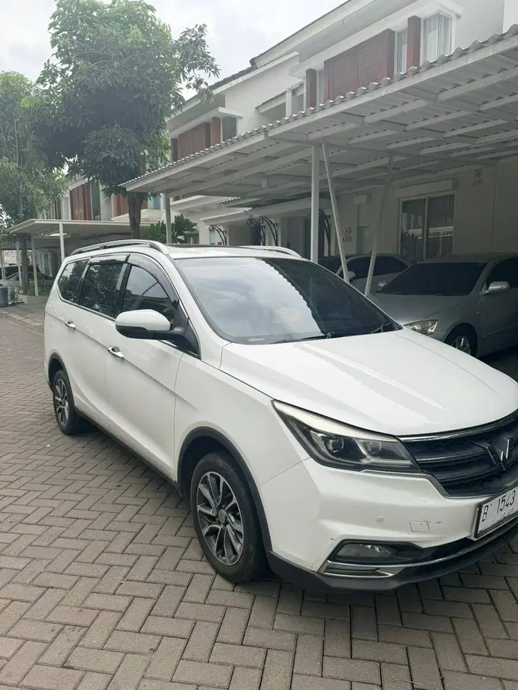 Wuling  cortez L lux + amt 2018 (tipe tertinggi sunroof captain