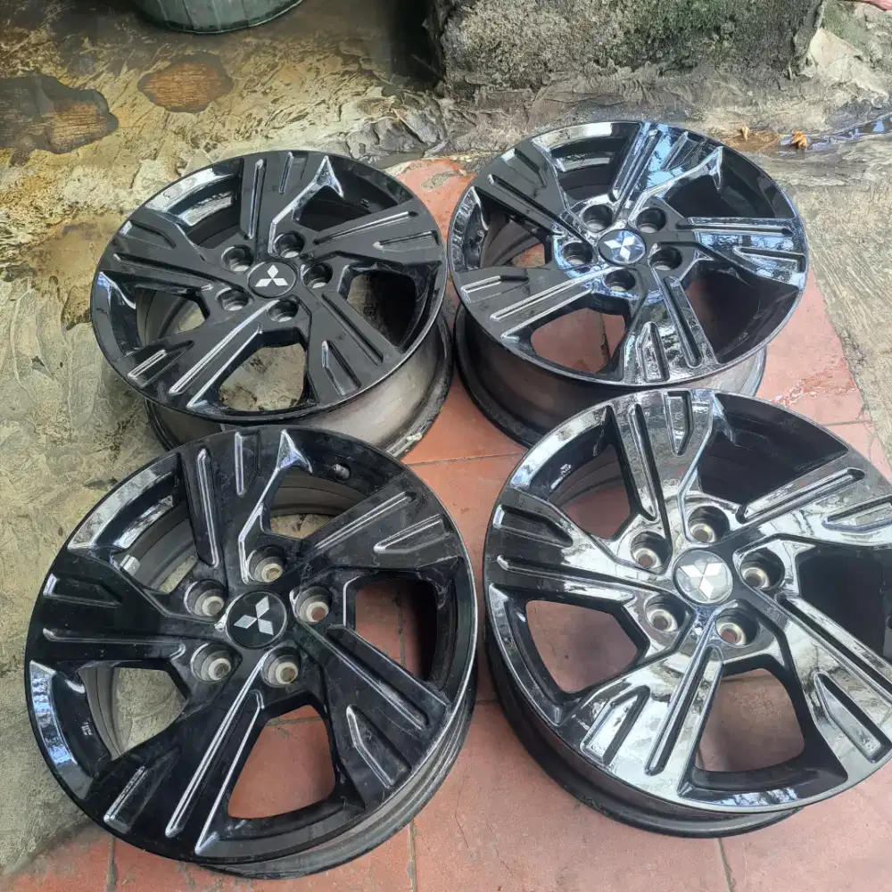 Xpander ring 16 velg ori mitsubishi xpander black edition