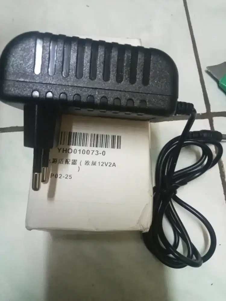 ADAPTOR 12V 2AMPERE