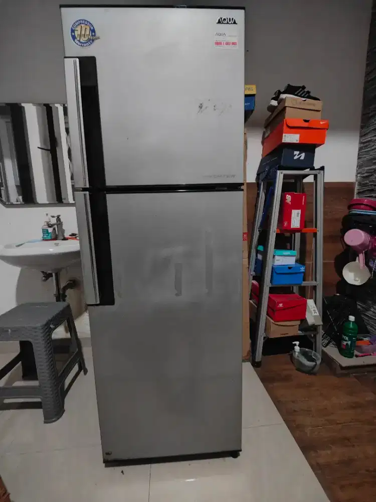 Kulkas aqua 2 pintu