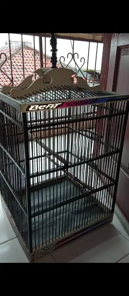 Kandang burung besar