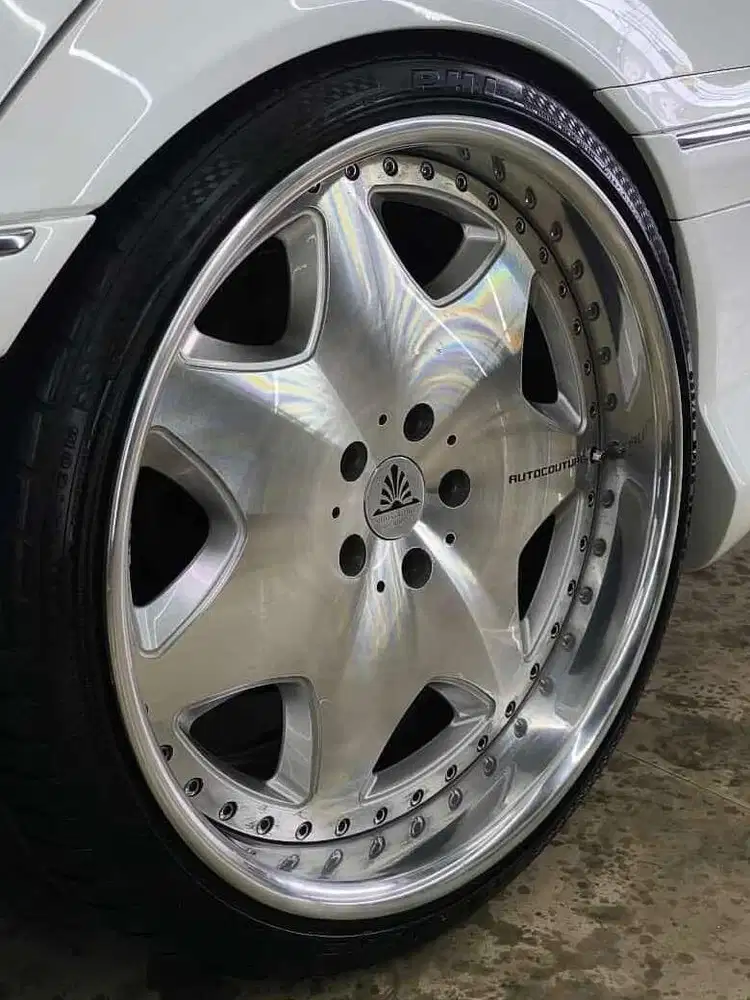 Velg Autocouture 20 inch dan Ban Accelera