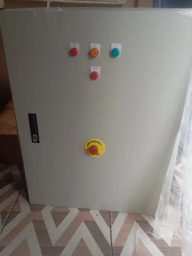 Panel listrik 3 phase