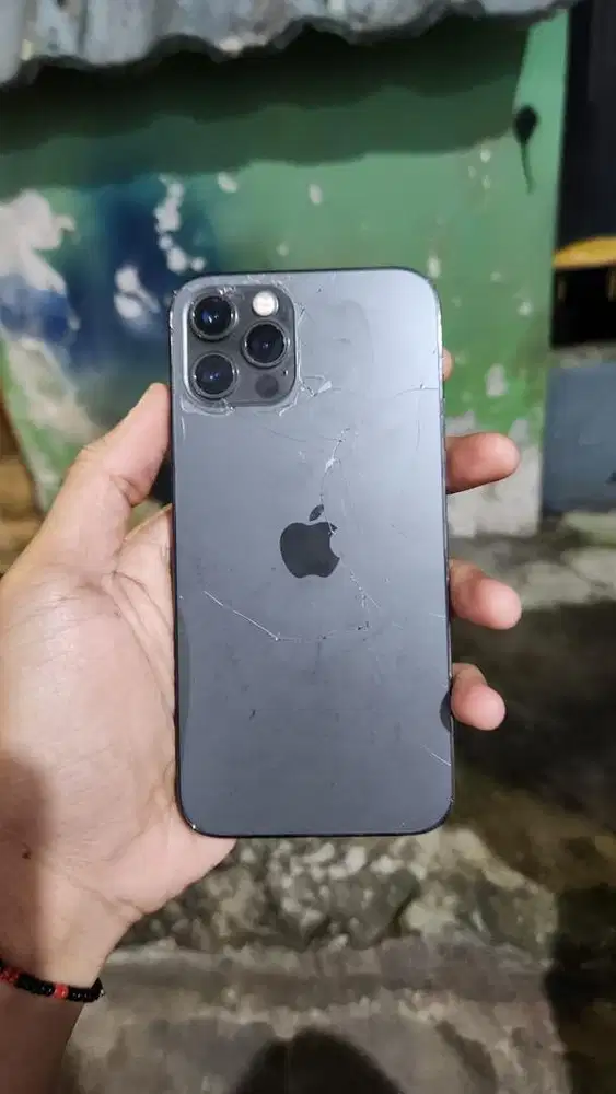 IP 12 pro kelengkapan kardus bonus adaptor dan kabel