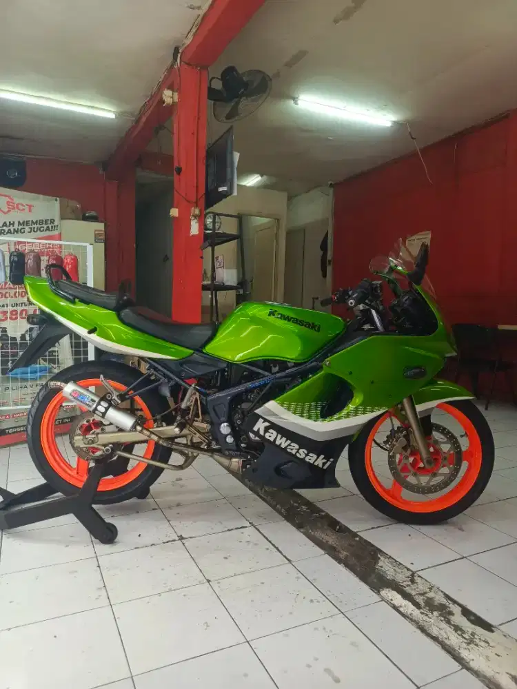 Kawasaki Ninja 150 RR ZX CBU