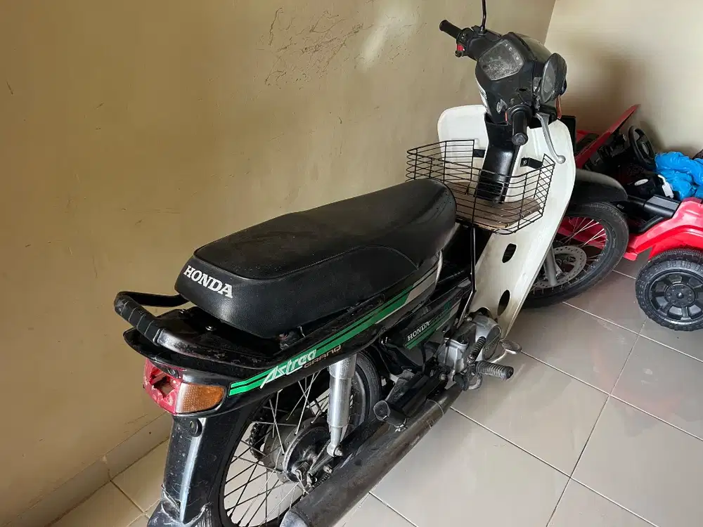 Dijual motor astrea grand 96