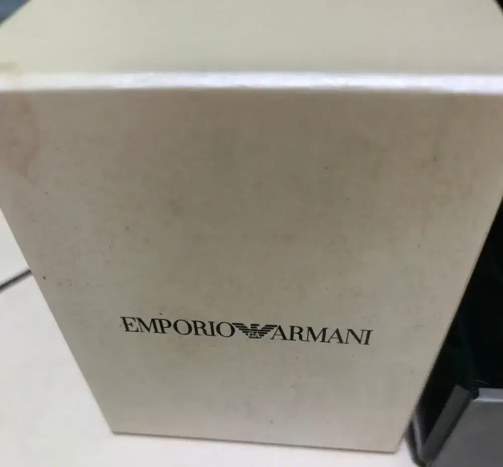 Dijual jam tangan cewek Emporio Armani (nego)
