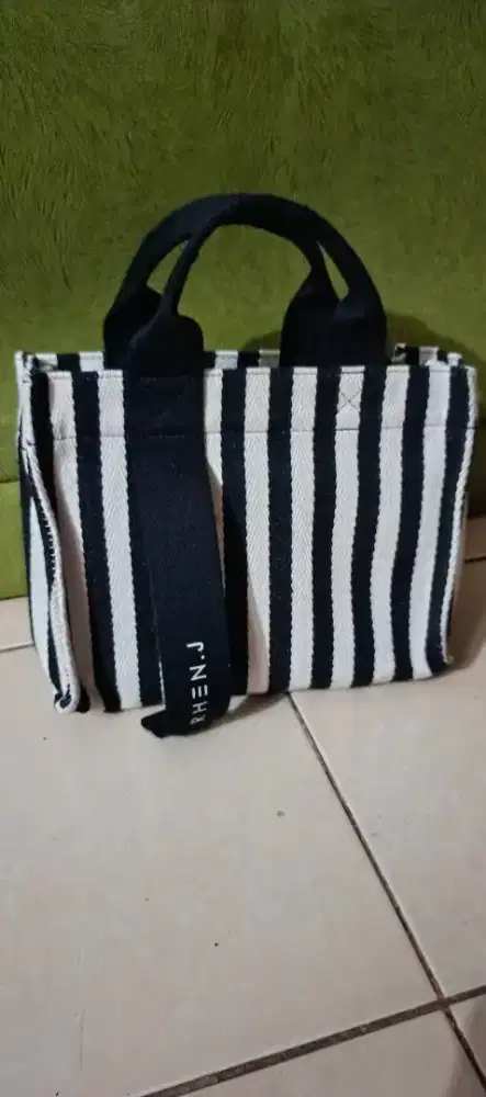 Tas Marhen J Preloved