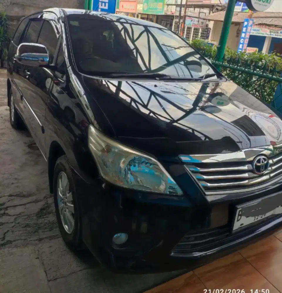 Di jual innova tipe G AT warna hitam