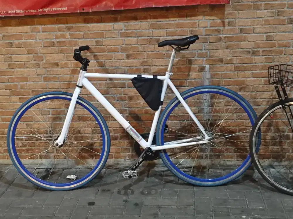 Sepeda fixie soloist 02