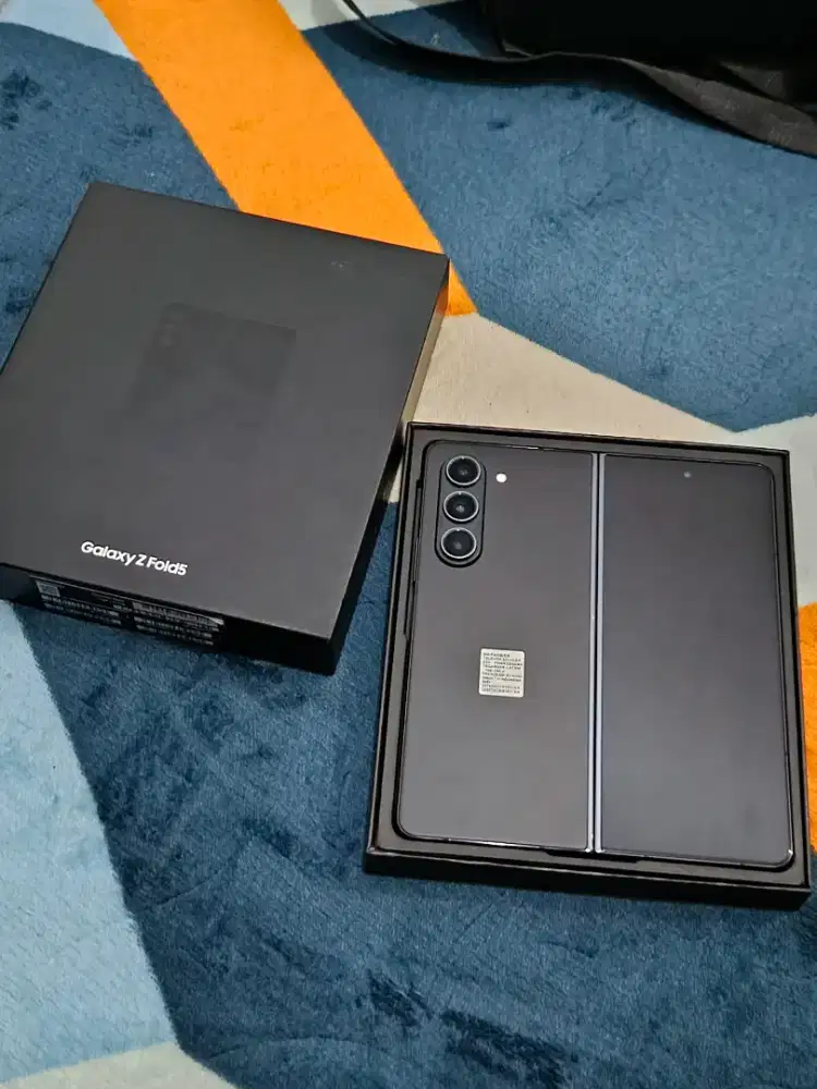 Samsung Galaxy Z Fold 5 12/256Gb Lengkap